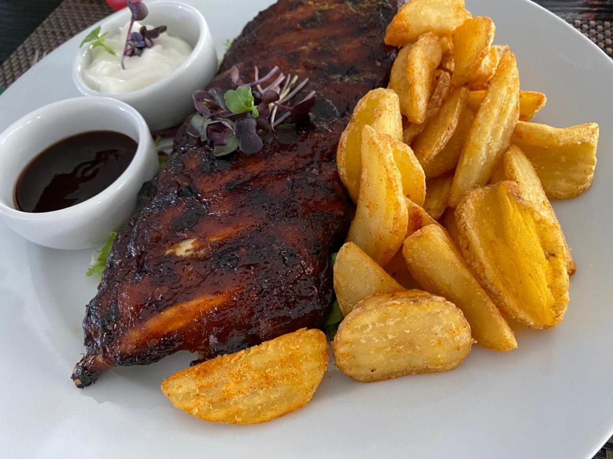 Pensiune Restaurant Indus ออกนา ซีบิวลุย ภายนอก รูปภาพ