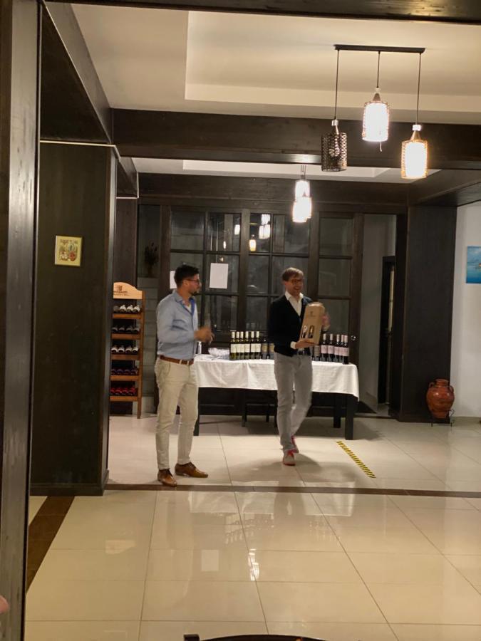 Pensiune Restaurant Indus ออกนา ซีบิวลุย ภายนอก รูปภาพ