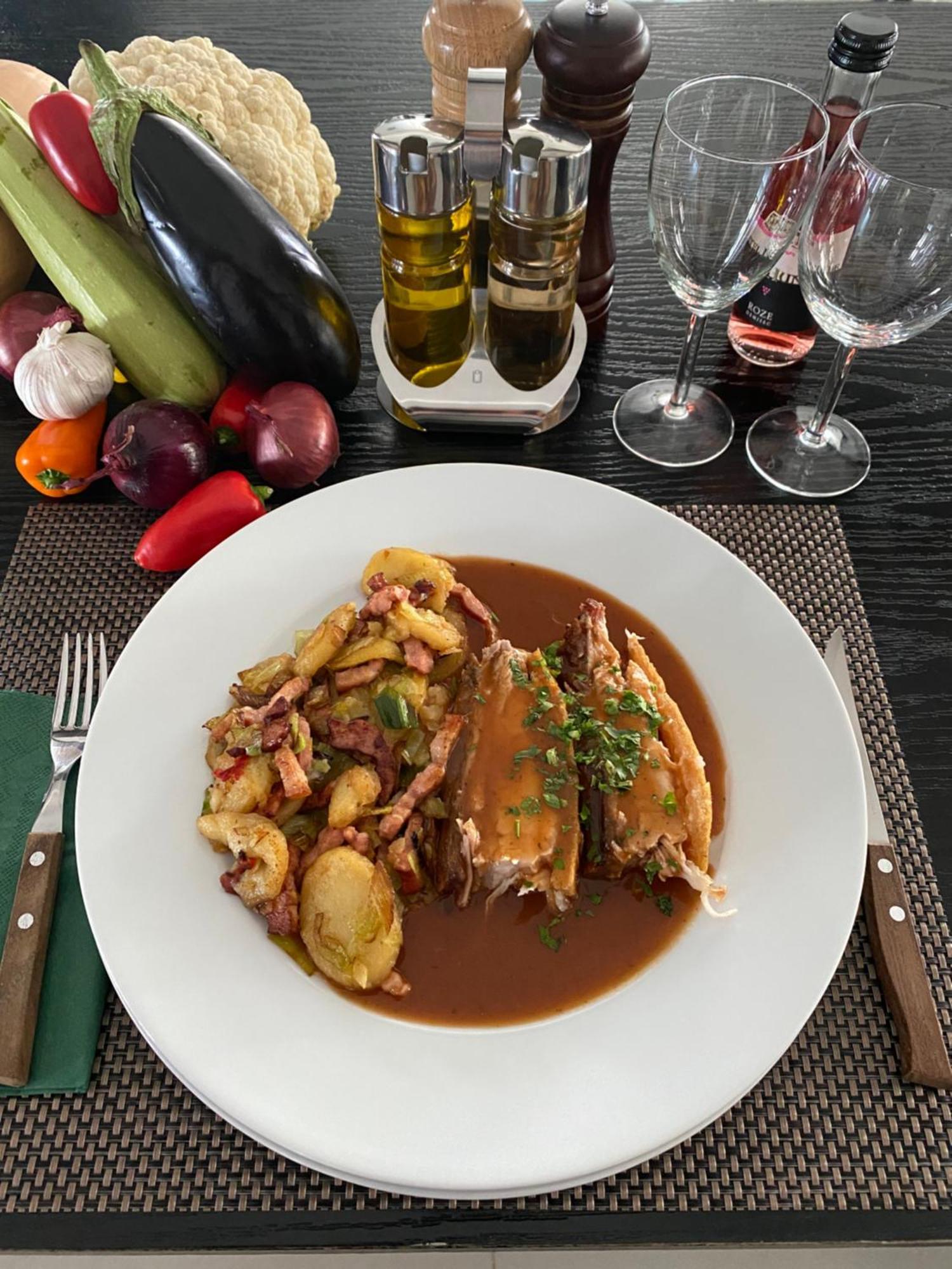 Pensiune Restaurant Indus ออกนา ซีบิวลุย ภายนอก รูปภาพ