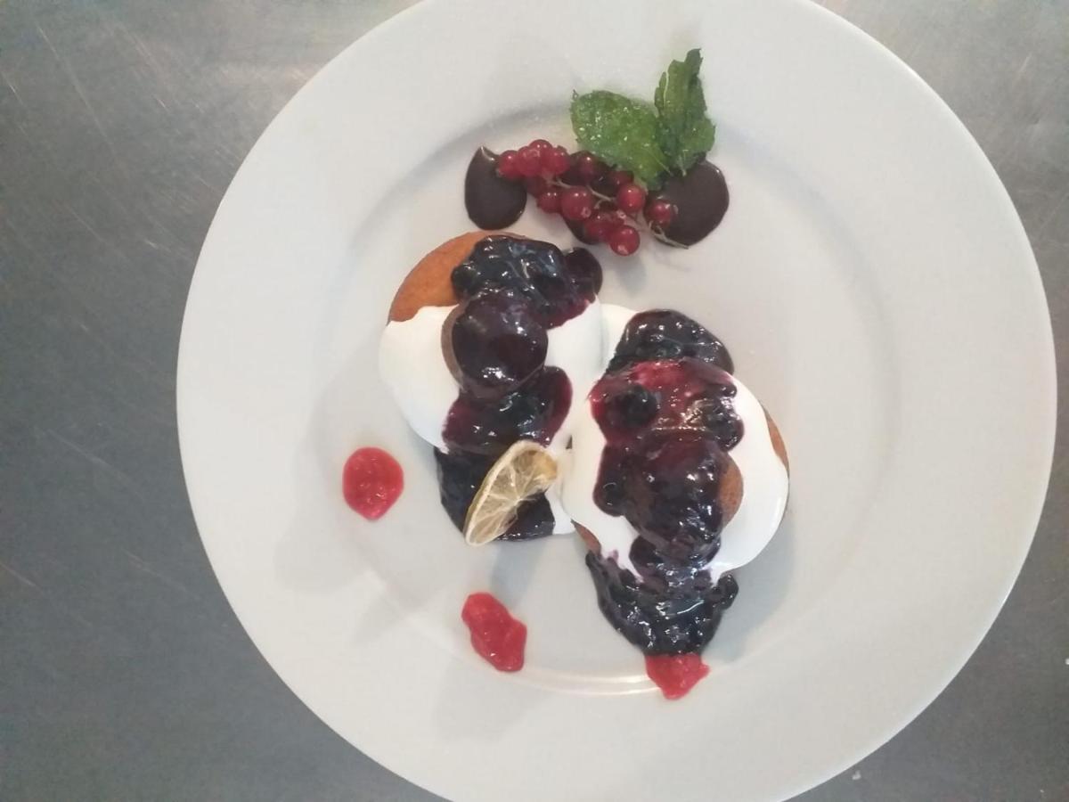 Pensiune Restaurant Indus ออกนา ซีบิวลุย ภายนอก รูปภาพ