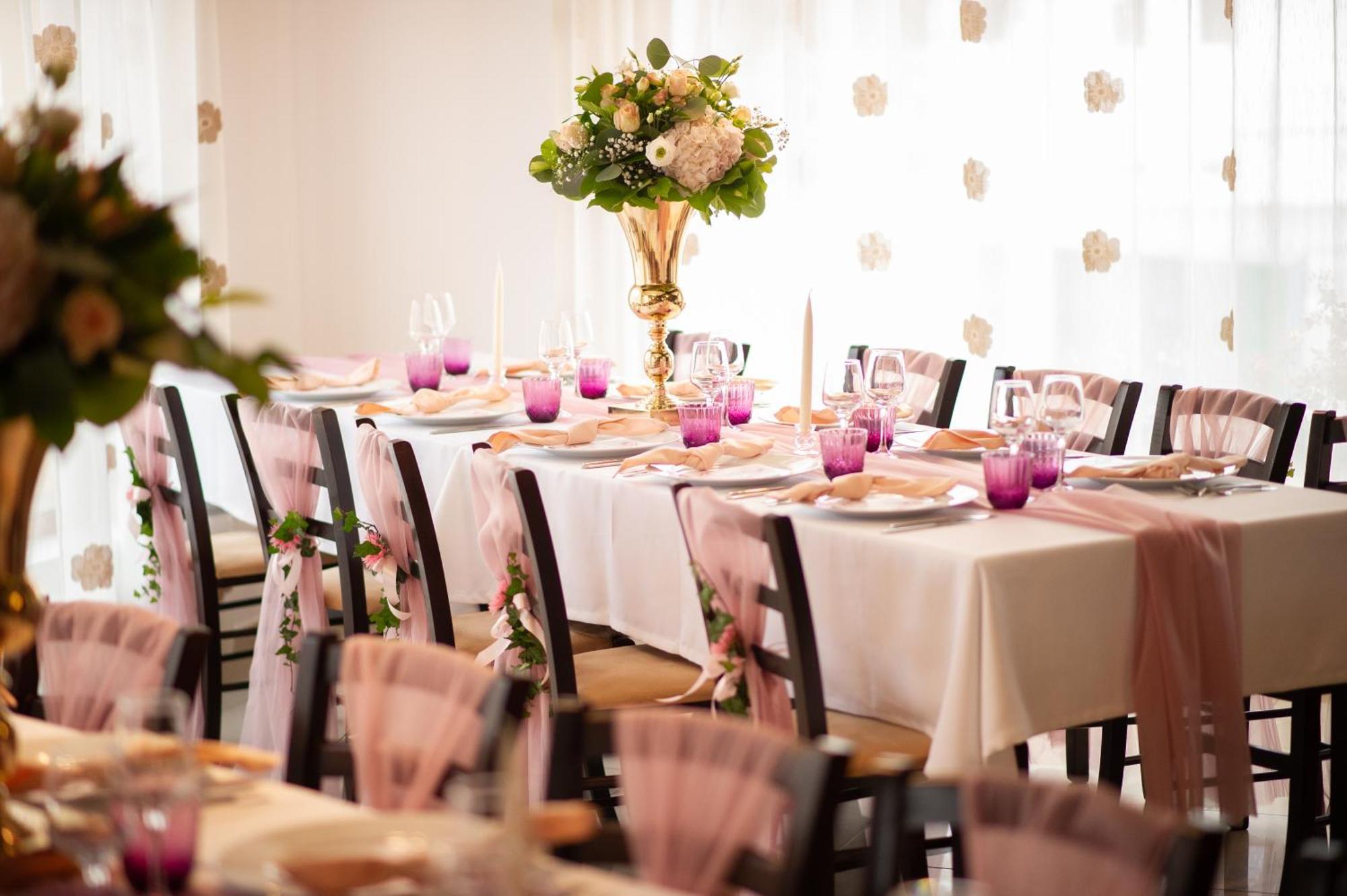 Pensiune Restaurant Indus ออกนา ซีบิวลุย ภายนอก รูปภาพ